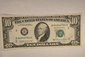 1981-A $10 Federal Reserve Note - Crisp Condition - Picture 1 of 3