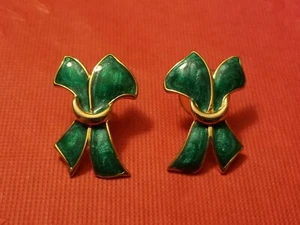 ~Enamel Green Ribbon Liver & Gallbladder Cancer Awareness  Pierced Earrings~ - Picture 1 of 4