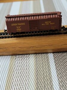 N scale Union Pacific 40' Box Car #193566 By Atlas