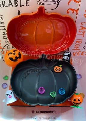 LE CREUSET 9" MATTE BLACK VOLCANIC ORANGE PUMPKIN DISH DISHES BOWL HALLOWEEN NIB - Image 1 of 4