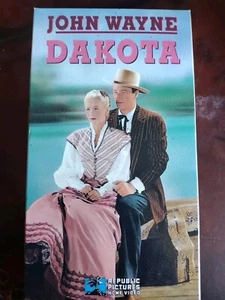 1988 DAKOTA 1945 VHS TAPE JOHN WAYNE - Bild 1 von 3