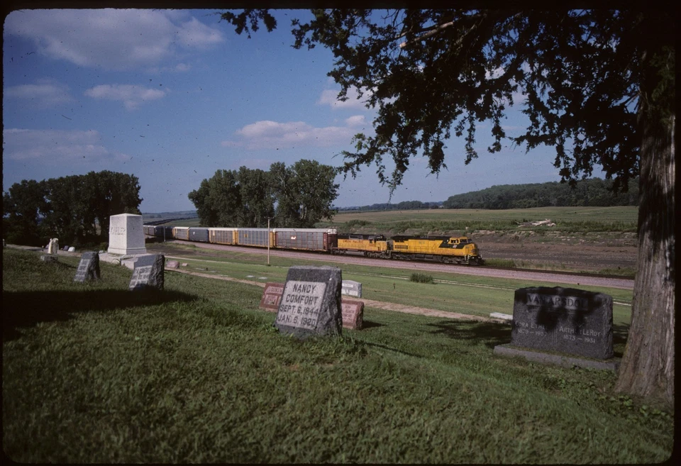 BH.B12.CNW329 Original Colour Slide CNW C44-9W #8619 at Logan, IA 1996 — 第 1/1 张图片