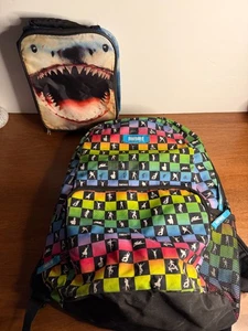 Fortnite "Amplify" Zaino Arcobaleno a Scacchi 18" e Porta Pranzo Squalo - Foto 1 di 6