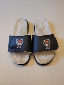 NCAA Men's NC State Wolfpack Tuffy Logo Furry Herren Pantoletten 9 - Bild 1 von 2