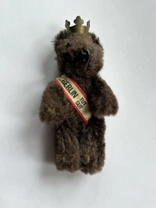 SCHUCO ‘BERLIN’ TUT GUT BEAR - Picture 1 of 3