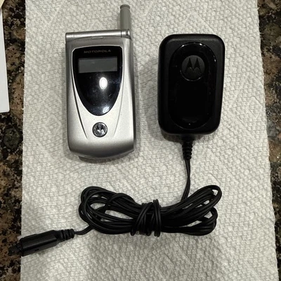 Teléfono Móvil Motorola T720, Excelente Estado, Teléfono Abatible Vintage Celular EE. UU. Foto 1 de 4