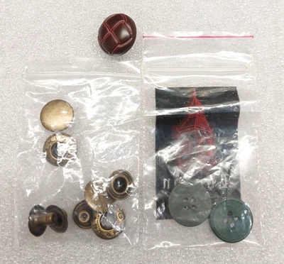 2 Green London Fog Replacement Plastic Buttons + 2 King Star Snaps + 1 Random - Image 1 of 4