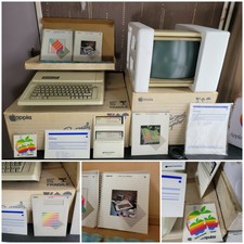 Tres rare collection set apple IIe 2e computer monitor original carton