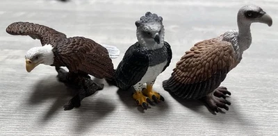 Schleich Harpy Eagle Bald Eagle Vulture Birds Of Prey  Toy Animal Figures - Image 1 of 4