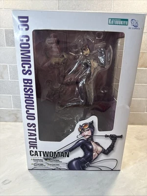 DC COMICS KOTOBUKIYA BISHOUJO CATWOMAN STATUE - Image 1 of 4