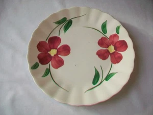 PLATO ENSALADA SOUTHERN POTTERERIES BLUE RIDGE RED HILL 7 1/4" PINTADO A MANO - Imagen 1 de 3