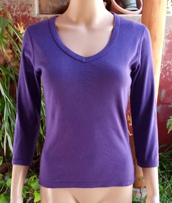 Camiseta Lucky Brand Talla Mediana Brillo Ajustada Cuello en V Manga 3/4 en Púrpura Oscuro Foto 1 de 4
