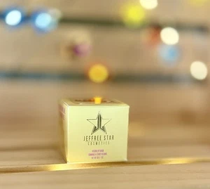 Jeffree Star BANANA BUNDT CAKE hard to find Velour Lip Scrub Brand NIB Authentic - Picture 1 of 2