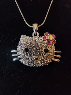 Collar y aretes colgantes de diamantes de imitación de Hello Kitty de nueva moda Foto 1 de 4