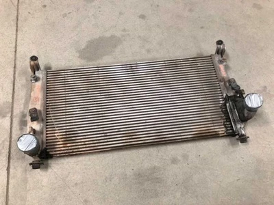 2001-2005 Chevy Silverado 2500 3500 Pickup 6.6L Turbo Diesel Intercooler - Imagem 1 de 4