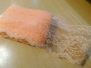 Raschel Scalloped 4" lace trim Peach 1 3/8 yds. (Polyester) - Picture 1 of 1