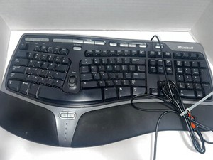 Microsoft Natural Ergonomic Curved Wired Keyboard - 4000 v1.0 Model 1048 KU-0462