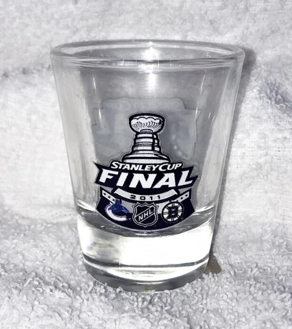 BOSTON BRUINS vs VANCOUVER CANUCKS  2011 STANLEY CUP FINALS SHOT GLASS # 1 Cover