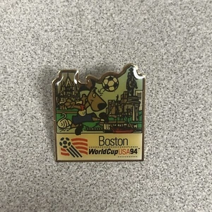 1994 World Cup USA Striker Dog Mascot Pin Boston PI-104 NEW - Picture 1 of 3