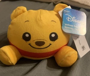 Peluche pequeño de 5 pulgadas Just Play Disney Classics Winnie The Pooh relleno - Imagen 1 de 6