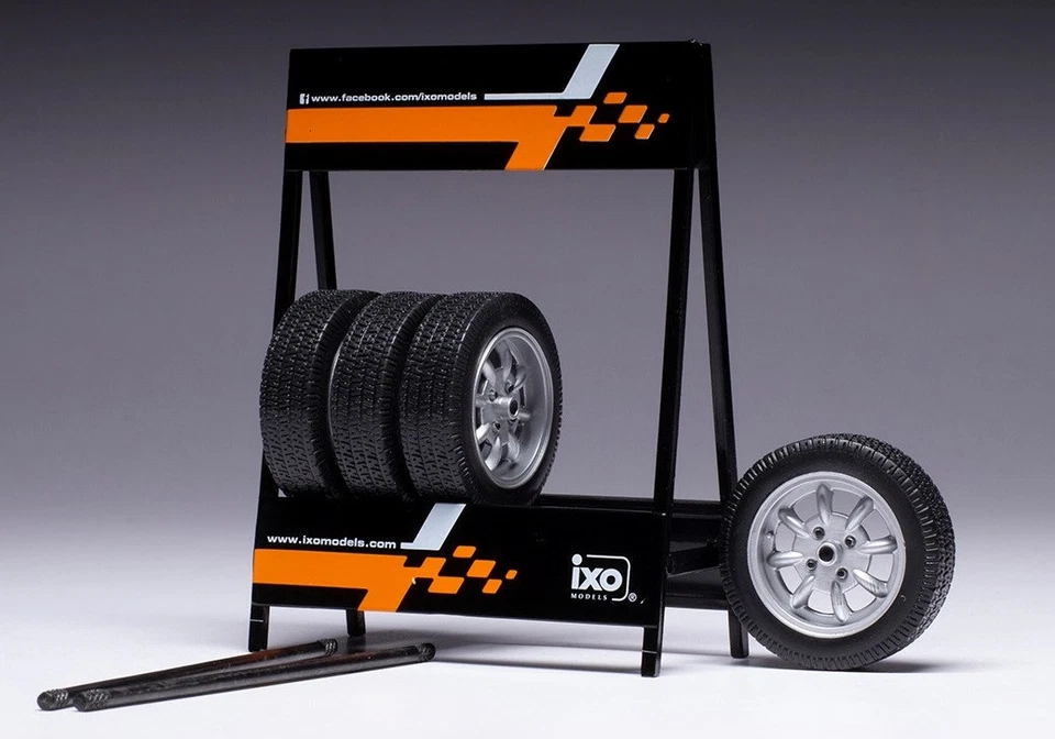 Ixo Model SET 4 WHEELS SAAB SILVER 1 18