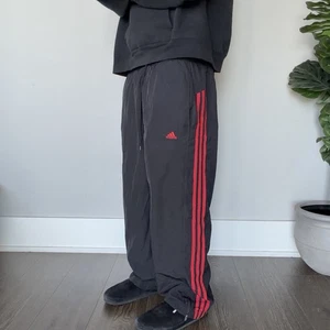 Pantalones de paracaídas Adidas vintage para hombre L cortavientos ropa de calle holgados forrados en rojo Y2K - Imagen 1 de 8