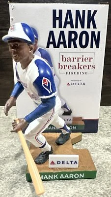 Estatuilla Hank Aaron Barrier Breakers Atlanta Braves de Delta Foto 1 de 4