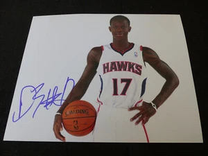 DENNIS SCHRÖDER signed Autogramm signiert 20x25 cm "ATLANTA HAWKS" Foto InPerson - Bild 1 von 1