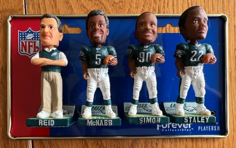 Forever Collectibles Phila Eagles Bobbleheads NFL "Legends of the Field" Cover