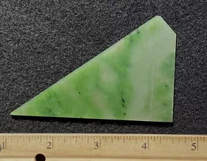 YUKON POLAR JADE (NEPHRITE) BRIGHT GREEN THIN SLAB 18 GRAMS- 90 CARATS CANADA - Picture 1 of 6