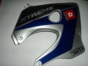 Carena Destra Blu/Silver Per Derbi Senda SM 50CCM Originale 00H044348045 - Foto 1 di 1