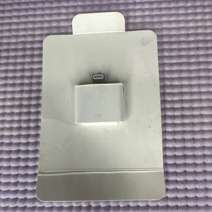Apple Lightning to 30-pin Adapter - Picture 1 of 2