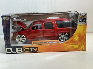 Jada Dub City 1957 Chevy Suburban rot 1:24 Diecast Modellauto 53659 #96 - Bild 1 von 6