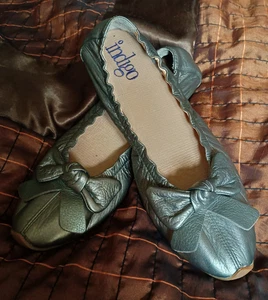 New Clarks Indigo Gold Leather Ballet Flats Sz 5 Uk Leather Slip On With Bow - Picture 1 of 10