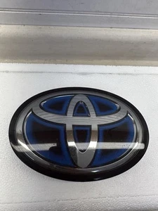 Genuine Toyota Grill Emblem 53141-33130 53141-33140 Prius Pre-Collision JDM OEM - Picture 1 of 3