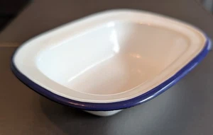 225ml White - Navy Trim Retro Enamel Baking/Steak Pie Dish 16cm x 12cm x 4cm - Picture 1 of 3