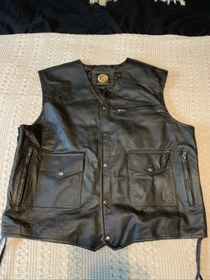 Chaleco de Cuero The Bradford Exchange XL Paseo Duro Vivo Libre Repujado YKK Con Cordones Foto 1 de 4