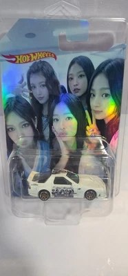 NEW JEANS KPOP CUSTOM HW PREMIUM METAL BASE RECARDED -TAPPED AND SCREWED 1/64! - Image 1 of 2