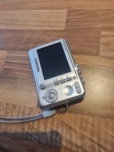Samsung D860 8.2 MP Digital Camera - Picture 1 of 5