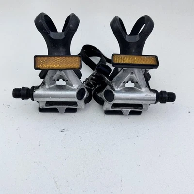 Shimano 105 Road Bike Pedals Toe Clips 9/16 Avenir Straps Reflectors Alloy A16 - Image 1 of 4