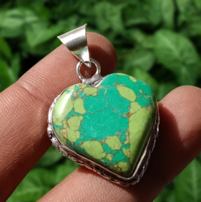 Compra Colgante Corazón Piedras Preciosas Turquesa Chapado en Plata de Ley 925 Joyería Hecha a Mano Foto 1 de 4