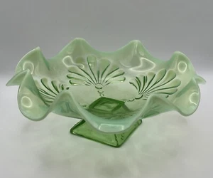 vintage Northwood Opalescent Green W/ ruffled edges Pedestal Bowl *FREE SHIP* - Picture 1 of 8