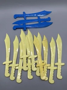 Hotel Metropole Toronto Swizzle Stir Sticks Cocktail Stirrers Lot of 15 Swords - Imagen 1 de 7