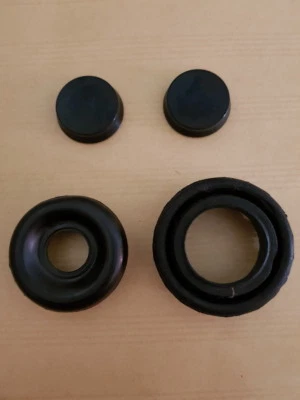 TOYOTA LAND CRUISER FJ40 FJ45 BJ40 REAR WHEEL CYLINDER CUP WITH BOOT (SIZE 1") Foto 1 de 3