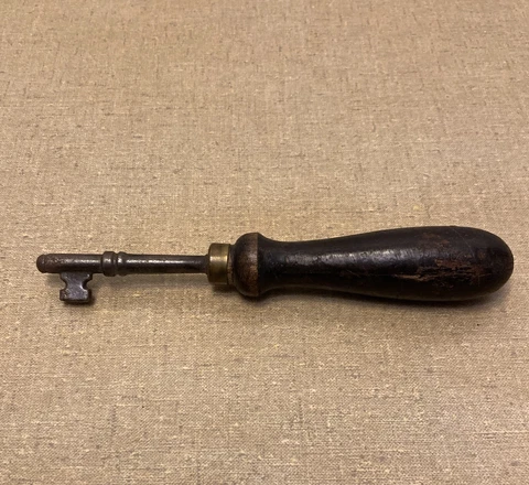 ANTIQUE SKELETON KEY WITH WOODEN HANDLE RARE! Cover