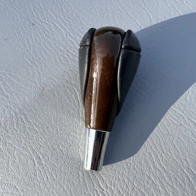 Perilla de cambio automática Lexus ES350 2007-2012 cuero negro y grano de madera OEM Foto 1 de 4