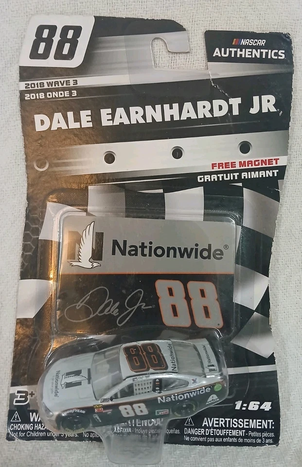 Dale Earnhardt Jr. #88 Nationwide Nascar Authentics 1/64 2018 Wave 3 con imán Foto 1 de 1
