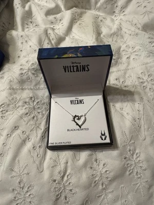 Collar de diamantes de imitación Maléfica de villanos de Disney Foto 1 de 3