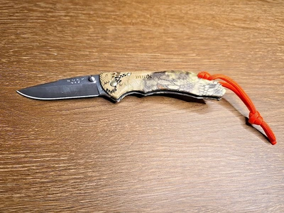 Canivete Buck USA 285 Bantam pele de cobra camuflagem dobrável lockback - Imagem 1 de 4