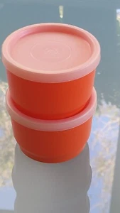 Tupperware runde Snackbecher orange weiß Behälter #1229 mit Deckel 2 Stück 1O - Bild 1 von 4